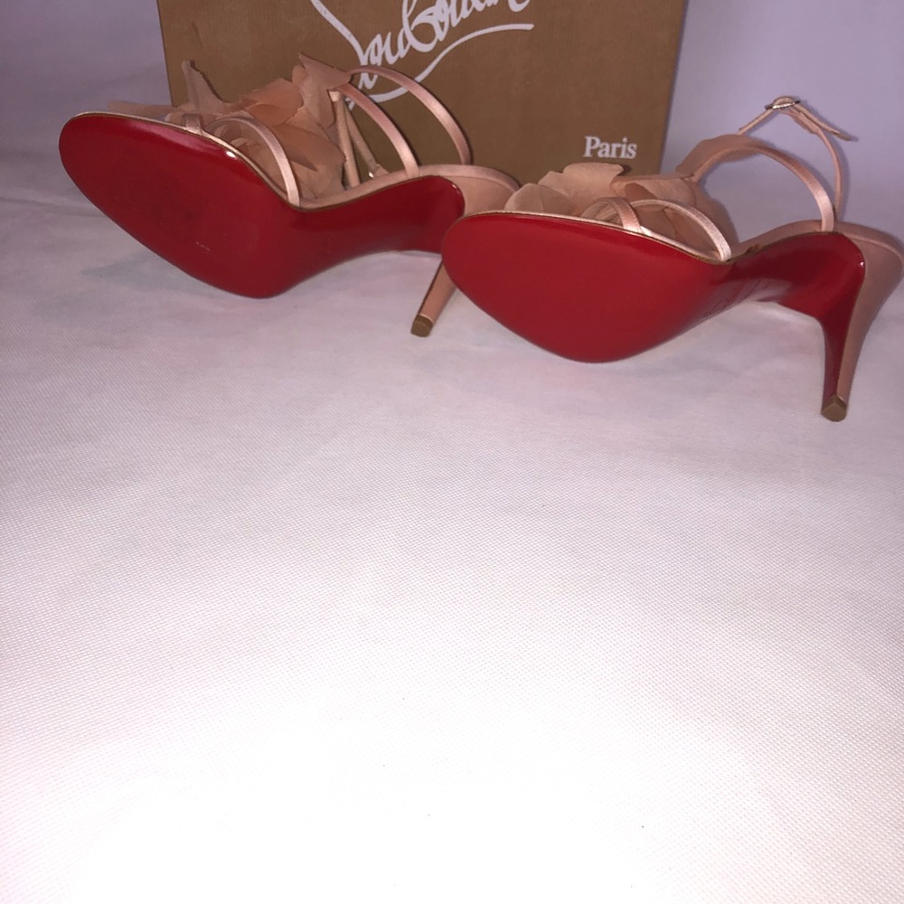 Christian Louboutin Soft Pink Sandal - Picture 5 of 13